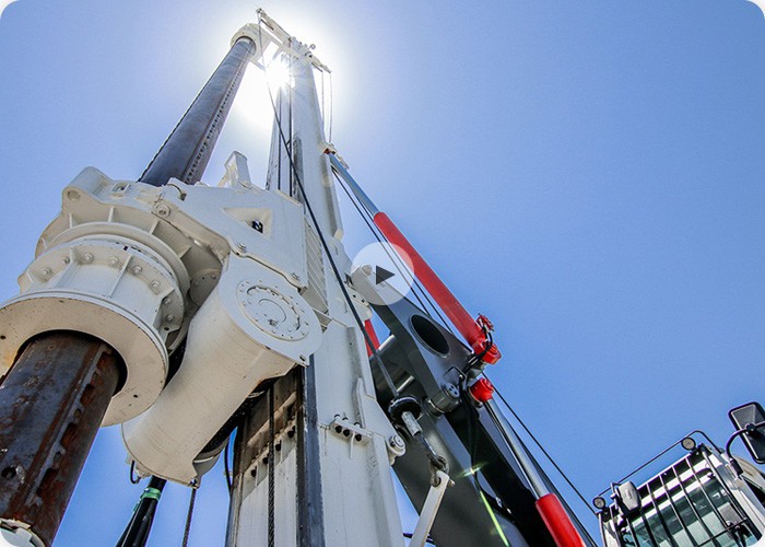 坐落于中國(guó)第一個(gè)石油基地――玉門(mén)，是生產(chǎn)各類(lèi)真空油脂和特種潤(rùn)滑脂的專(zhuān)業(yè)公司，集研究、開(kāi)發(fā)、生產(chǎn)于一體的生產(chǎn)經(jīng)營(yíng)企業(yè)。<br/><br/>
具有幾十年專(zhuān)業(yè)生產(chǎn)真空油脂和特種潤(rùn)滑脂的生產(chǎn)經(jīng)驗(yàn)，具有先進(jìn)的硬件設(shè)施－分子蒸餾裝置，可以使石油餾分低溫下切割到極窄流程，保證真空油脂產(chǎn)品性能，也具有國(guó)內(nèi)先進(jìn)的真空脂類(lèi)產(chǎn)品的生產(chǎn)系統(tǒng)。